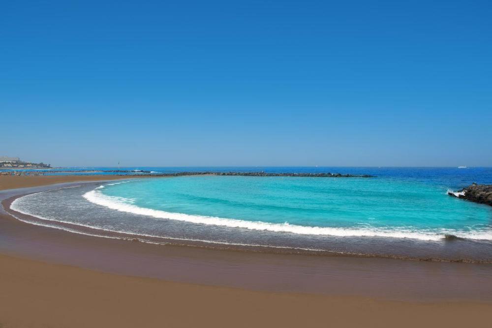 Peaceful & Bright Loft, Heated Pool, Netflix, Free Wifi & Parking, Tennis Apartamento